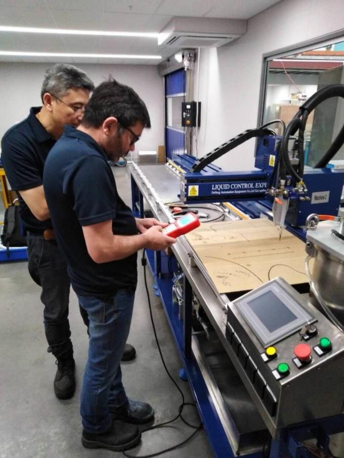 Máquina de distribución de pegamento de una parte CCD Visual Capacidad del tanque 60L 16